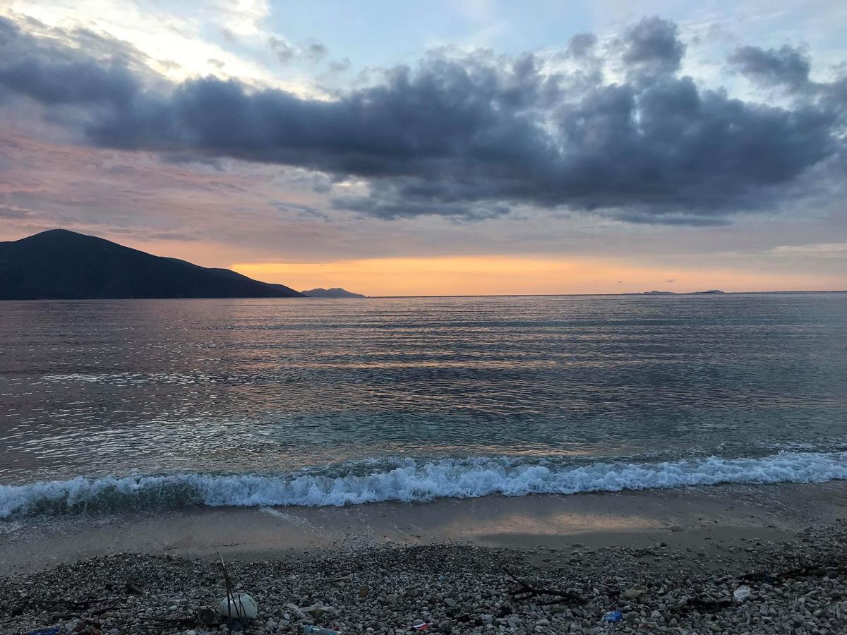 Karaburun Sunset Beach โอริคูม ภายนอก รูปภาพ